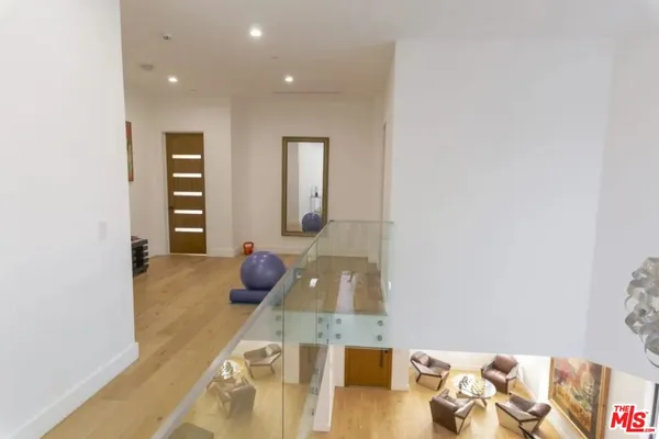 $22,000 | 748 North Detroit Street, Los Angeles, CA 90046