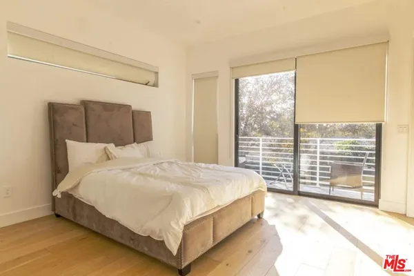 $22,000 | 748 North Detroit Street, Los Angeles, CA 90046