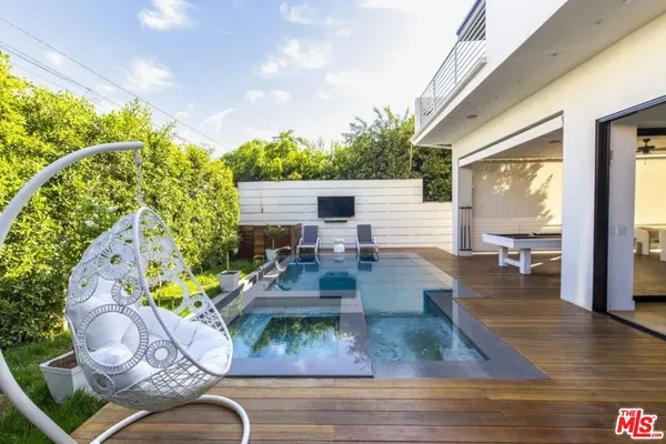 $22,000 | 748 North Detroit Street, Los Angeles, CA 90046