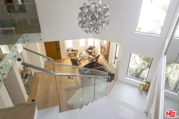 $22,000 | 748 North Detroit Street, Los Angeles, CA 90046