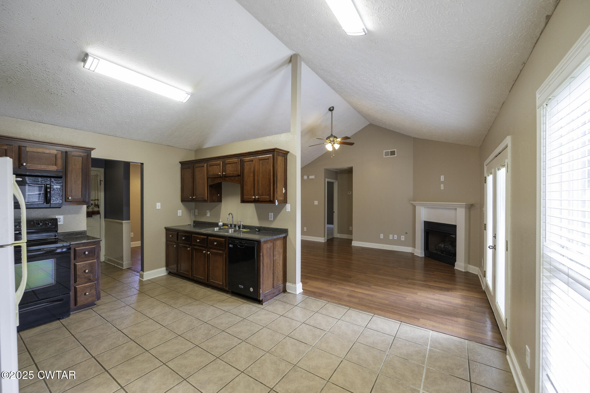 175 Turtle Creek Road Lexington, TN 38351 - Photo 7 of 23 Kitchen