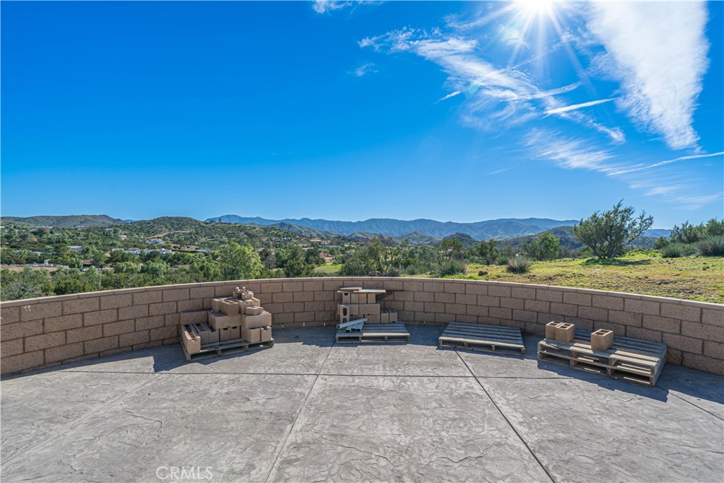 10540 Darling Road Agua Dulce, CA 91390 - Photo 42 of 56 a view of sitting area with furniture and city view
