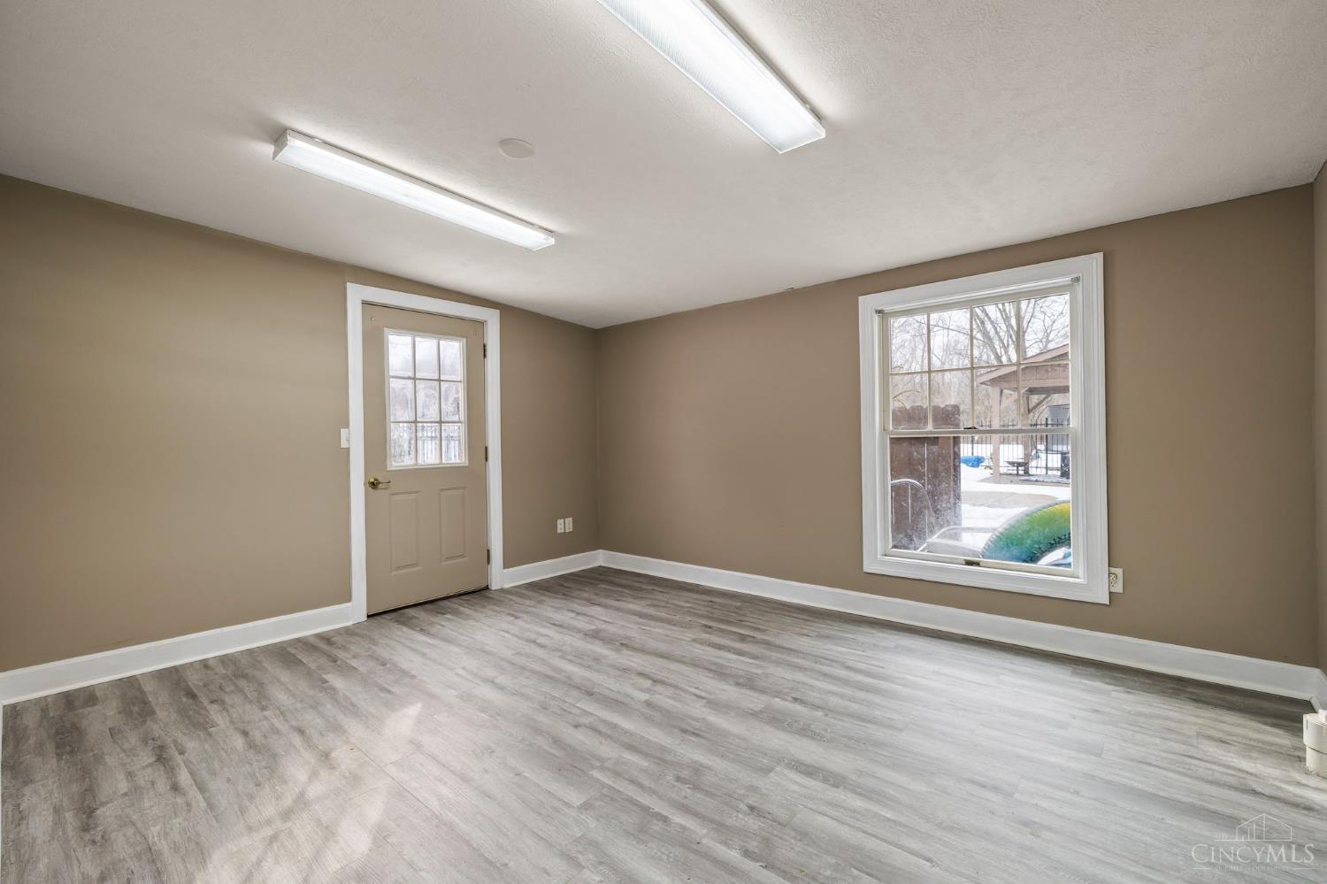 1675 Middletown Eaton Road Middletown, OH 45042 - Photo 18 of 45