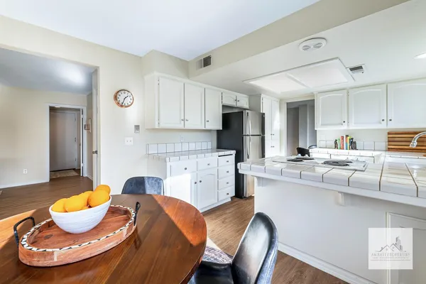 $2,895 | 805 East Buckhill Road, Fresno, CA 93720