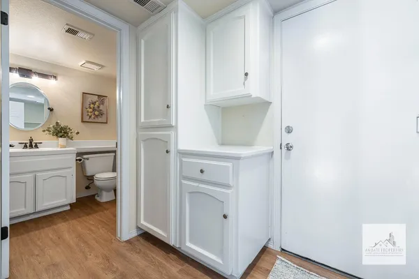 $2,895 | 805 East Buckhill Road, Fresno, CA 93720