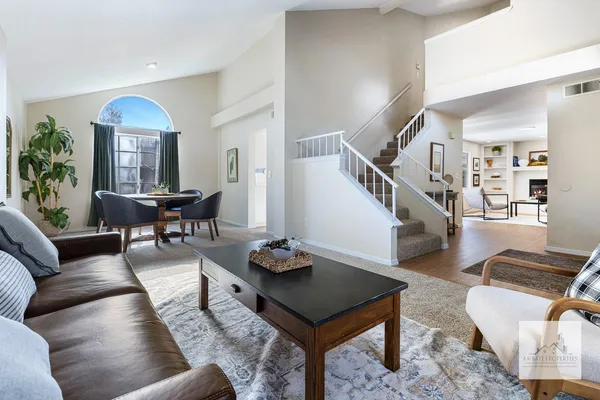 $2,895 | 805 East Buckhill Road, Fresno, CA 93720