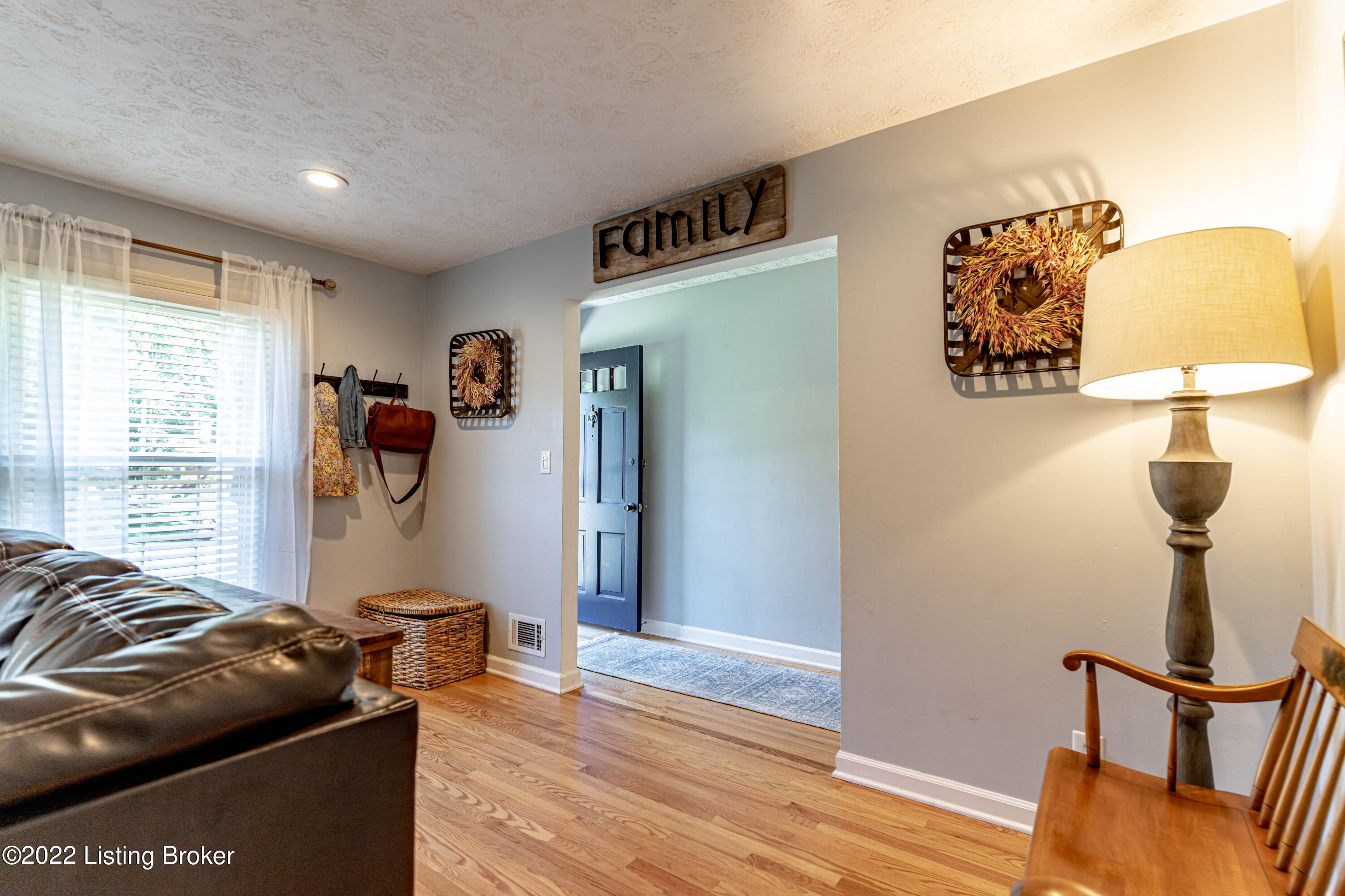 7404 Moredale Road Louisville, KY 40222 - Photo 5 of 64 DSC01343