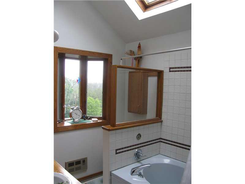 508 Yale Road Thornburg, PA 15205 - Photo 16 of 25 Master Bath/Spa.