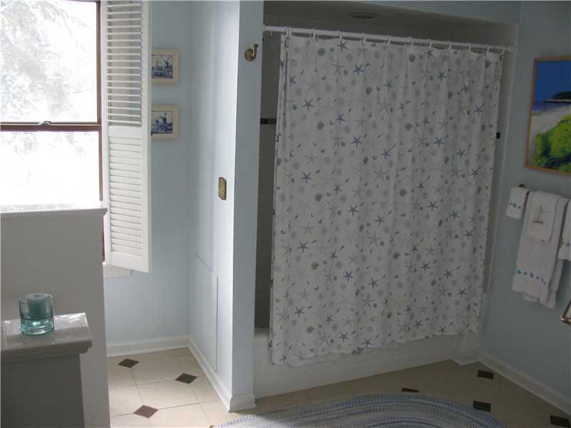 508 Yale Road Thornburg, PA 15205 - Photo 18 of 25 Full Bath.