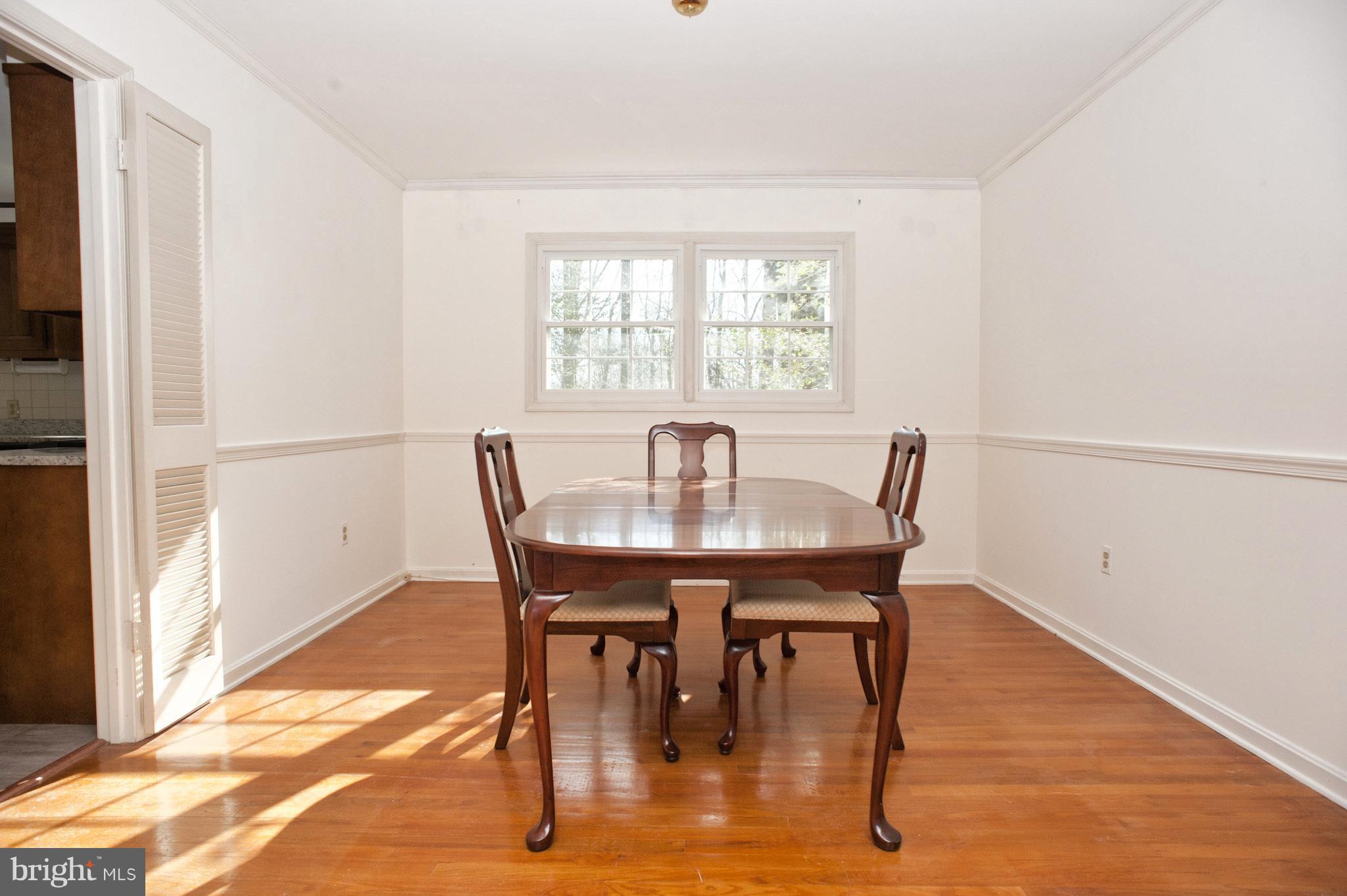 95 Chautaugua Road Arnold, MD 21012 - Photo 3 of 30 Dining Room