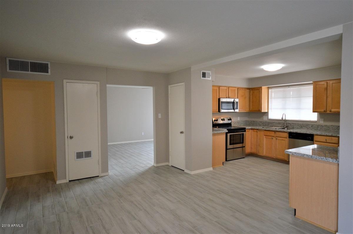 3832 West Lamar Road Phoenix, AZ 85019 - Photo 10 of 24 DSC_1120
