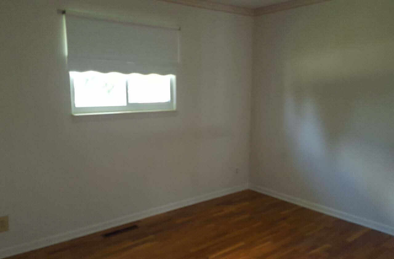 6172 Calkins Road Flint, MI 48532 - Photo 12 of 28 21306332-11.JPG