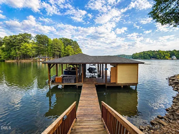 $1,155,000 | 118 Paradise Point, Macon, NC 27551