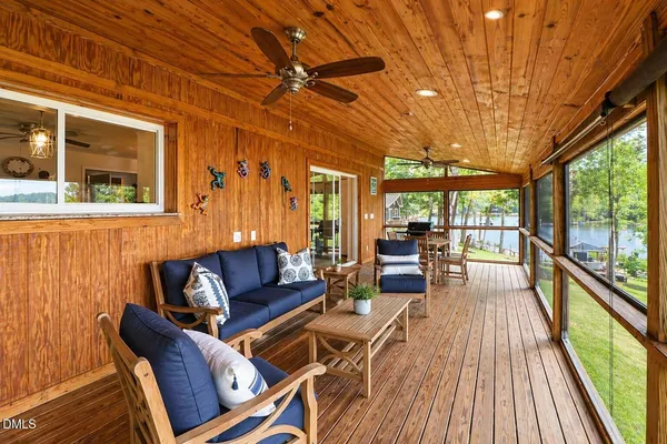 $1,155,000 | 118 Paradise Point, Macon, NC 27551