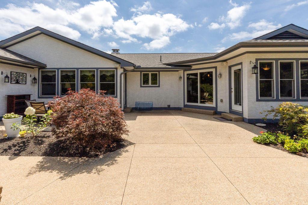 1374 Windham Road Columbus, OH 43220 - Photo 31 of 43