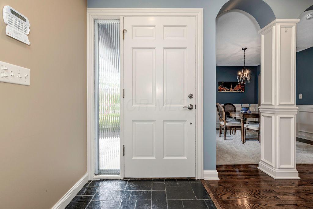 1374 Windham Road Columbus, OH 43220 - Photo 4 of 43
