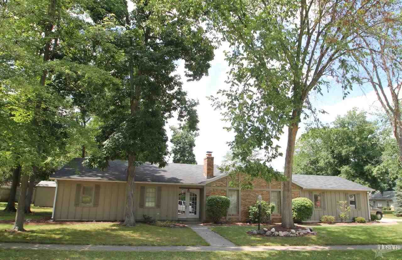 10825 Spring Oak Road Fort Wayne, IN 46845 - Photo 1 of 24