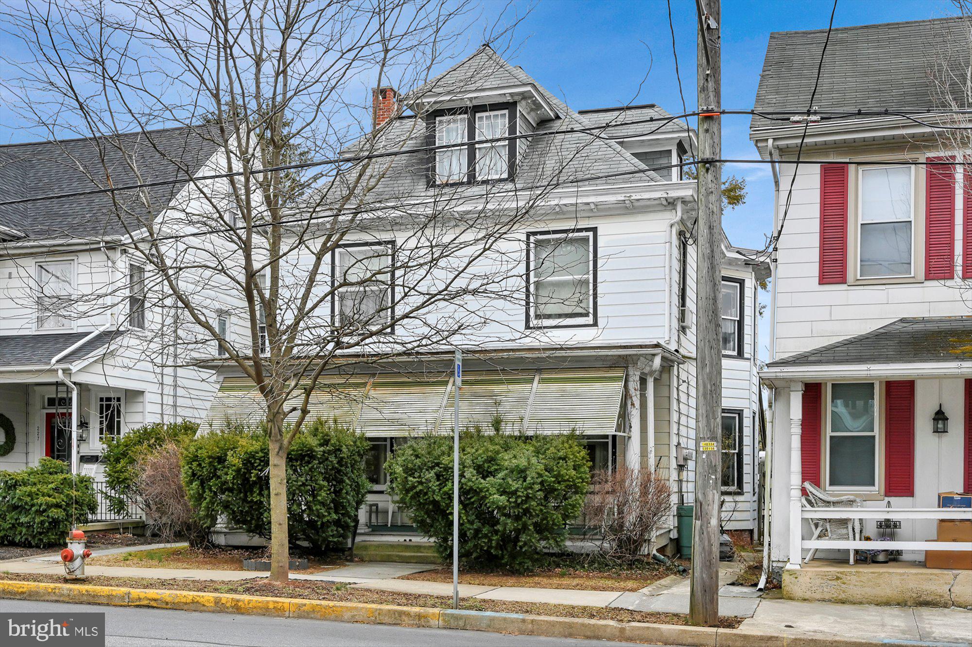 231 South Broad Street Lititz, PA 17543 - Photo 3 of 45 Front