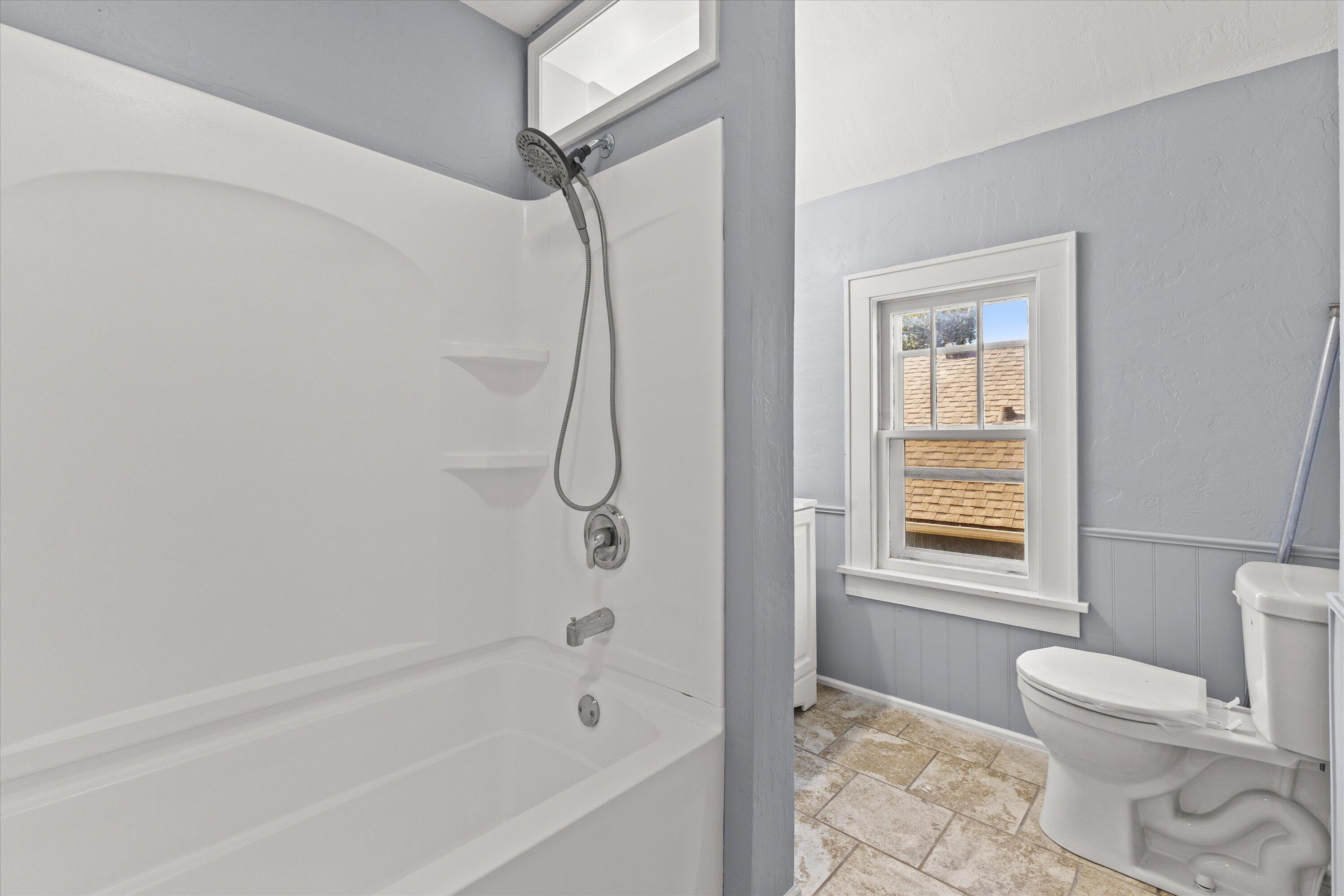 2213 Carlisle Avenue Racine, WI 53404 - Photo 20 of 31 22-KCM-57