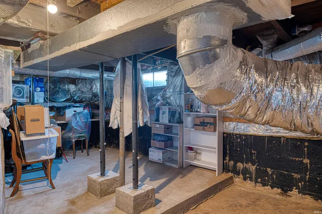 $209,000 | 410 South State Street, Chandler, IN 47610