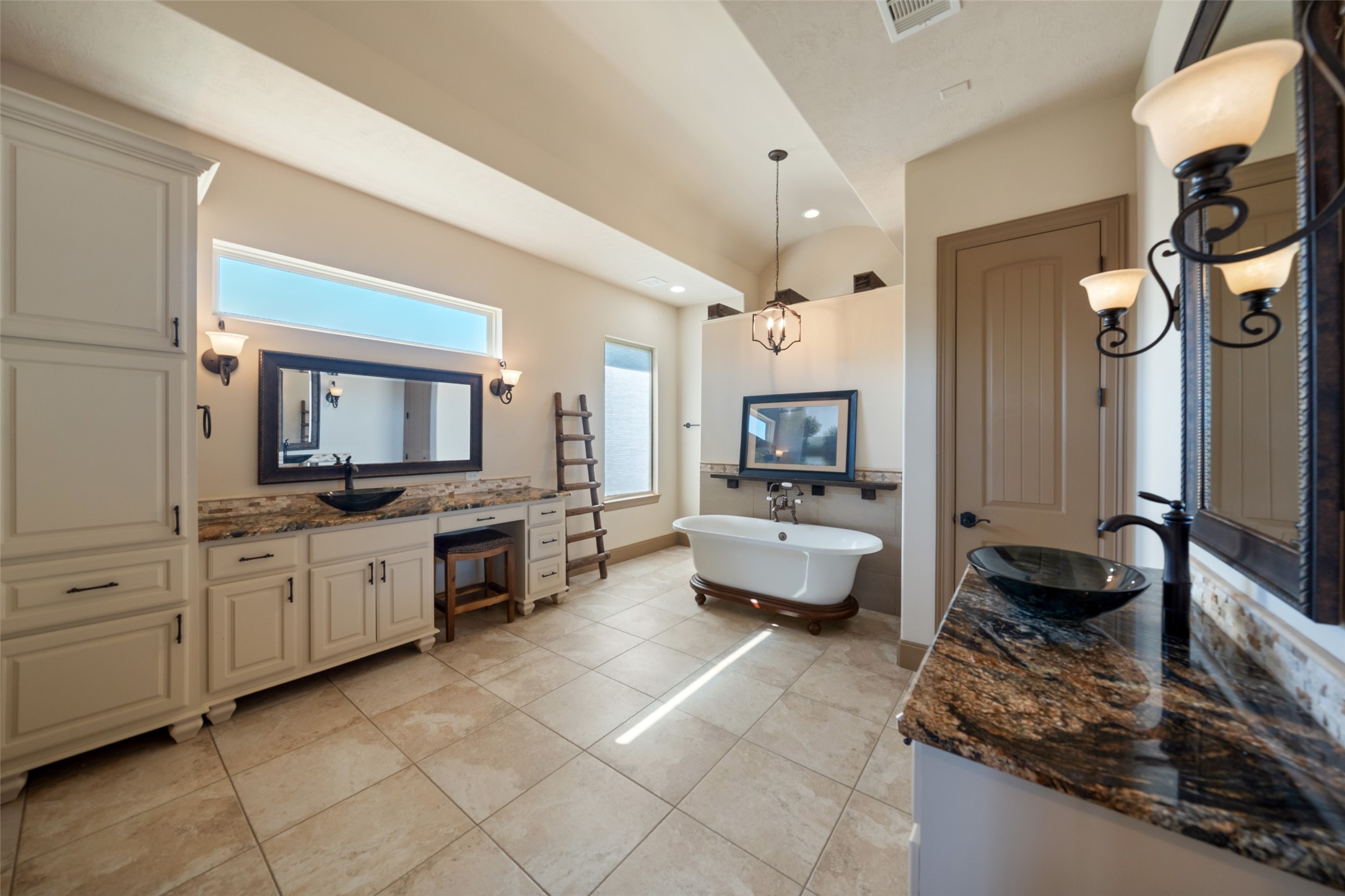 40 Stewart Road New Waverly, TX 77358 - Photo 18 of 50 Main House Primary Bath with tub and separate shower