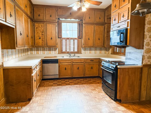 $399,900 | 103 South Pender Street, Fremont, NC 27830