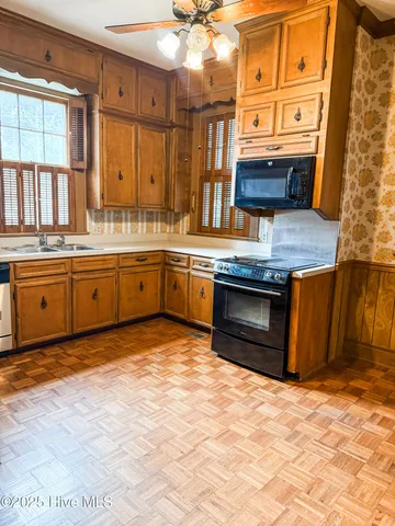 $399,900 | 103 South Pender Street, Fremont, NC 27830