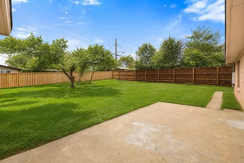 $459,000 | 1001 East Applegate Drive, Austin, TX 78753