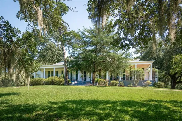 $1,297,000 | 131 Winchester Road, Natchez, MS 39120