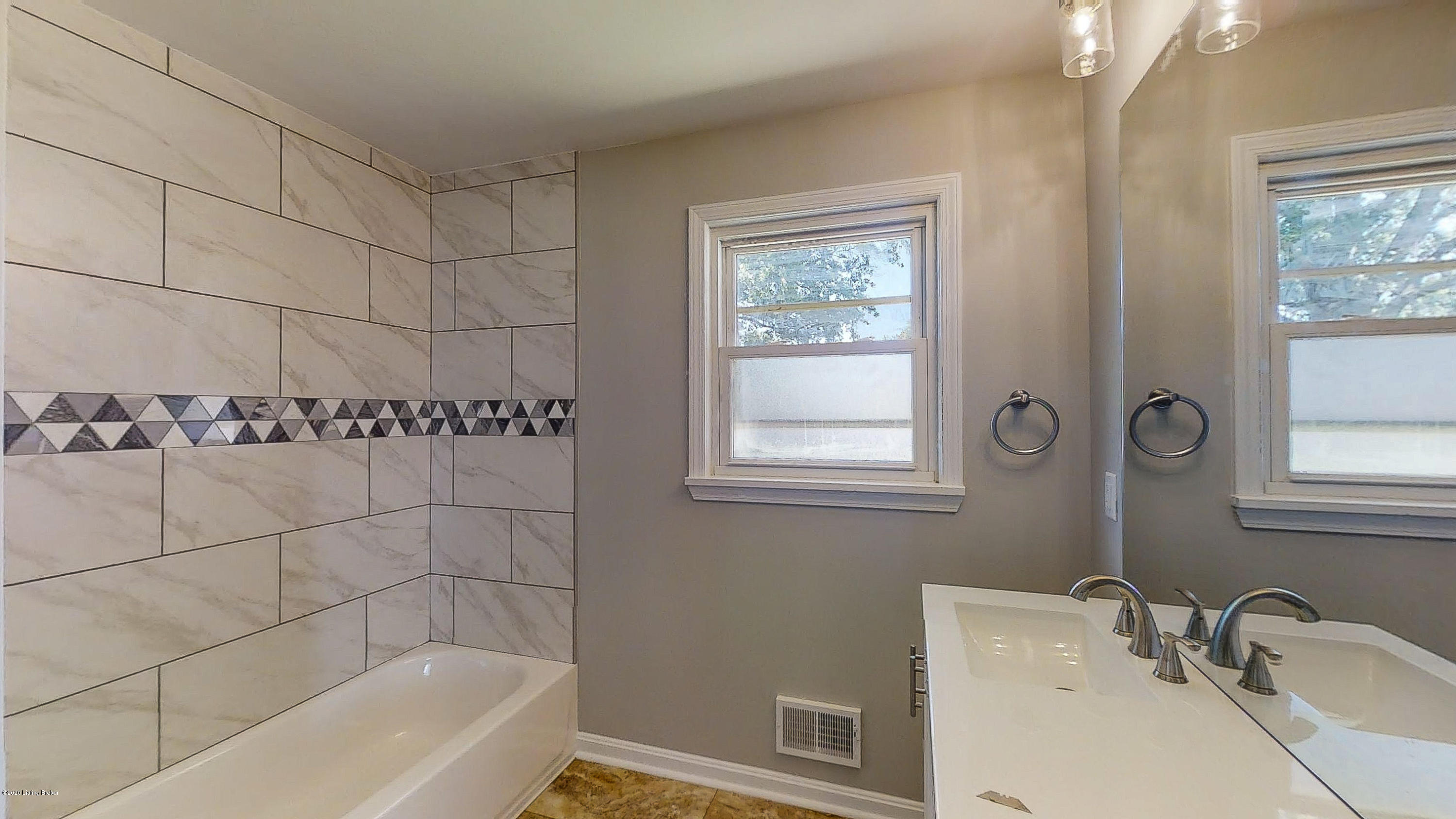 2 Cillia Road Louisville, KY 40216 - Photo 19 of 24 10020 Crooked Oak Way-22
