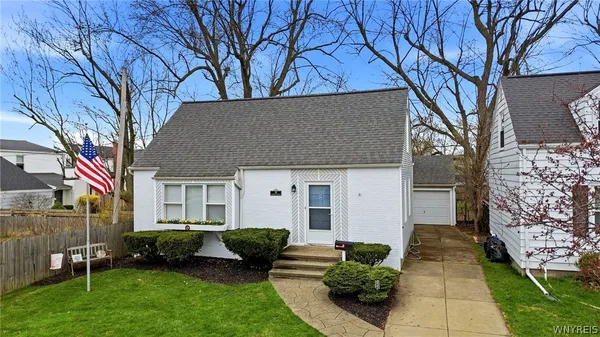 $249,900 | 16 Deumant Terrace, Tonawanda, NY 14223