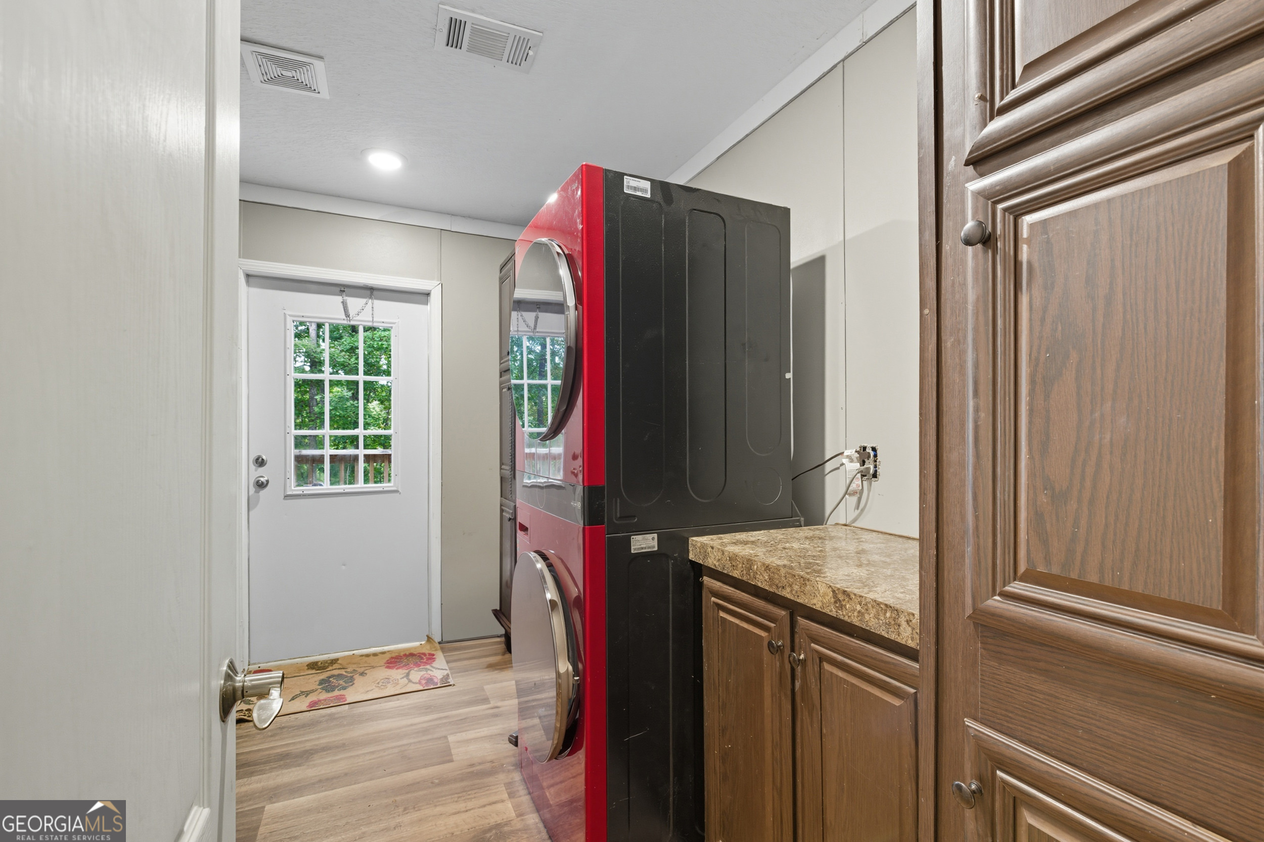 567 Cherokee Road Toccoa, GA 30577 - Photo 14 of 32 a view of bathroom