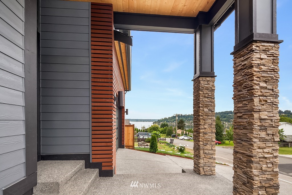 1023 North 34th Street Renton, WA 98056 - Photo 3 of 25 Gallery Image 3