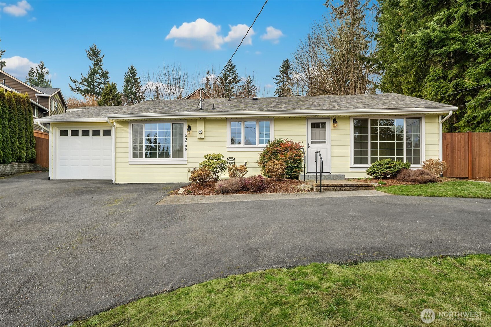 23700 77th Avenue West Edmonds, WA 98026 - Photo 2 of 28