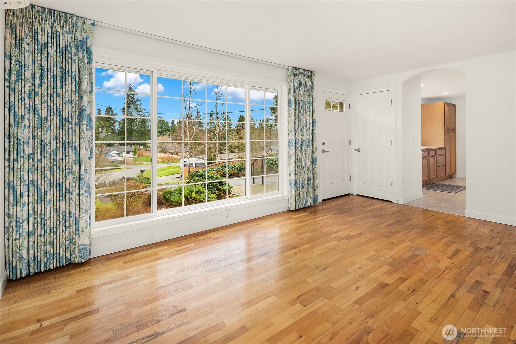 23700 77th Avenue West Edmonds, WA 98026 - Photo 3 of 28