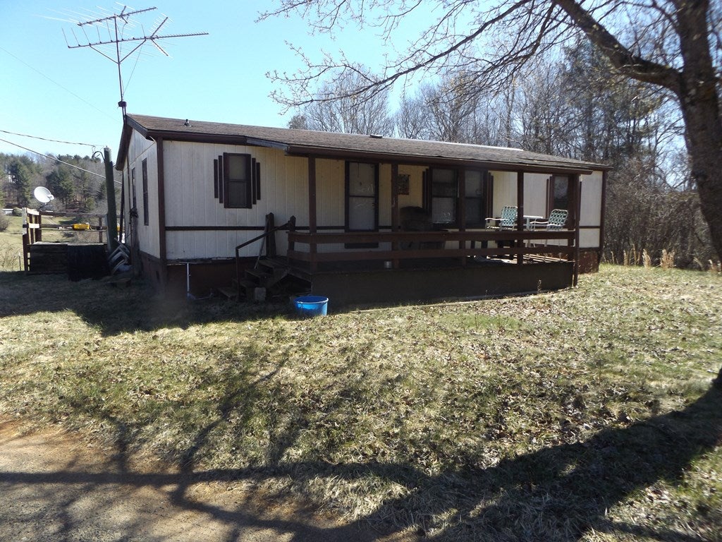 8017 Pipers Gap Road Galax, VA 24333 - Photo 34 of 43 Gallery Image 34