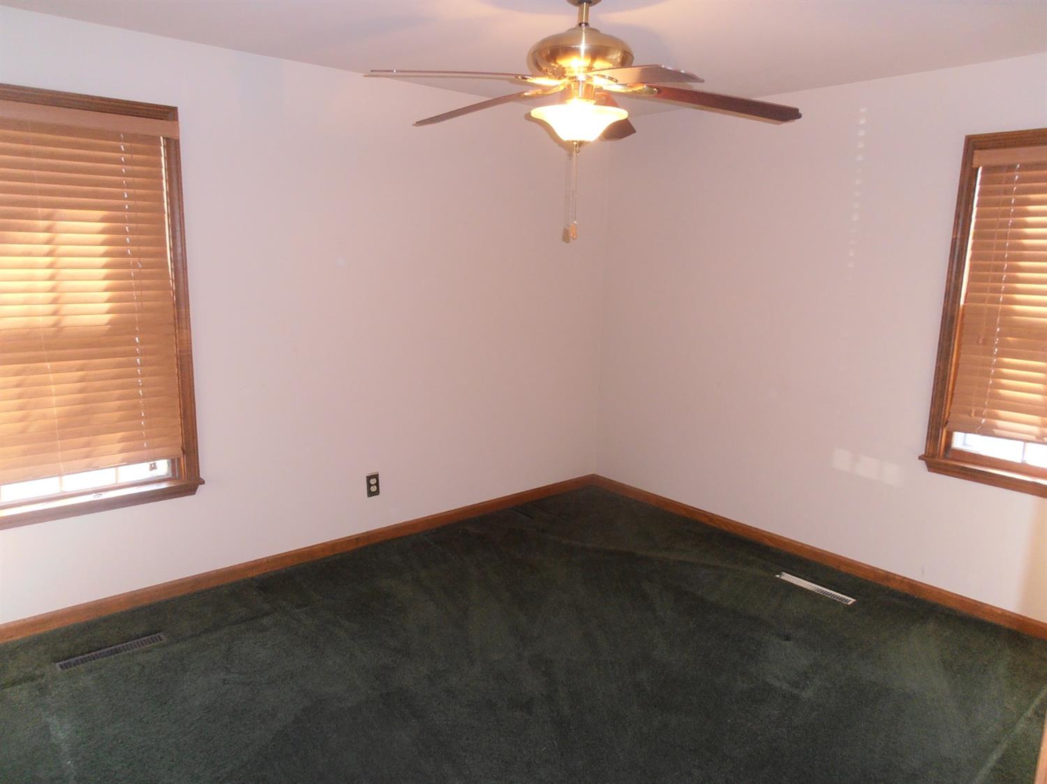 2313 Ridgewood Street Highland, IN 46322 - Photo 10 of 13 1500x1124