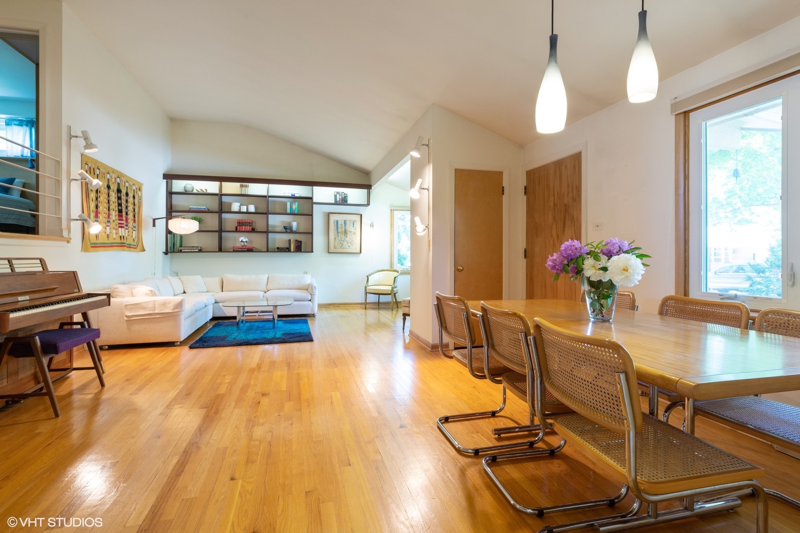 1017 Longaker Road Northbrook, IL 60062 - Photo 4 of 15