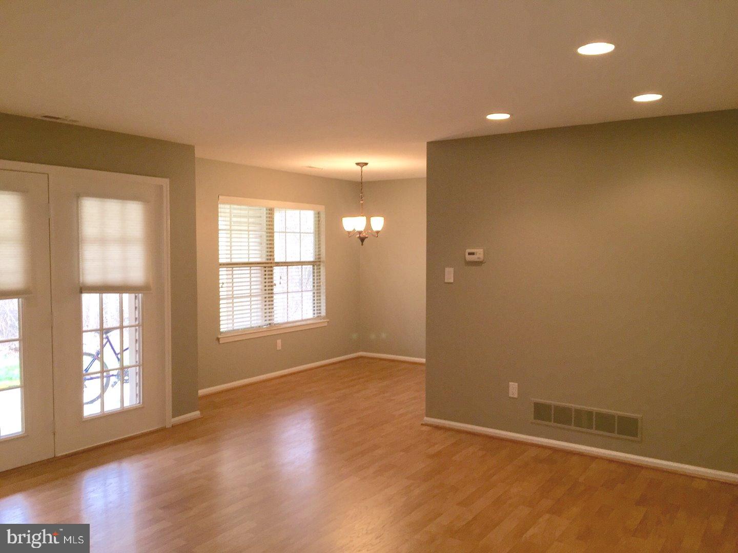 340 Tavistock Road Cherry Hill, NJ 08034 - Photo 6 of 25 Living Room