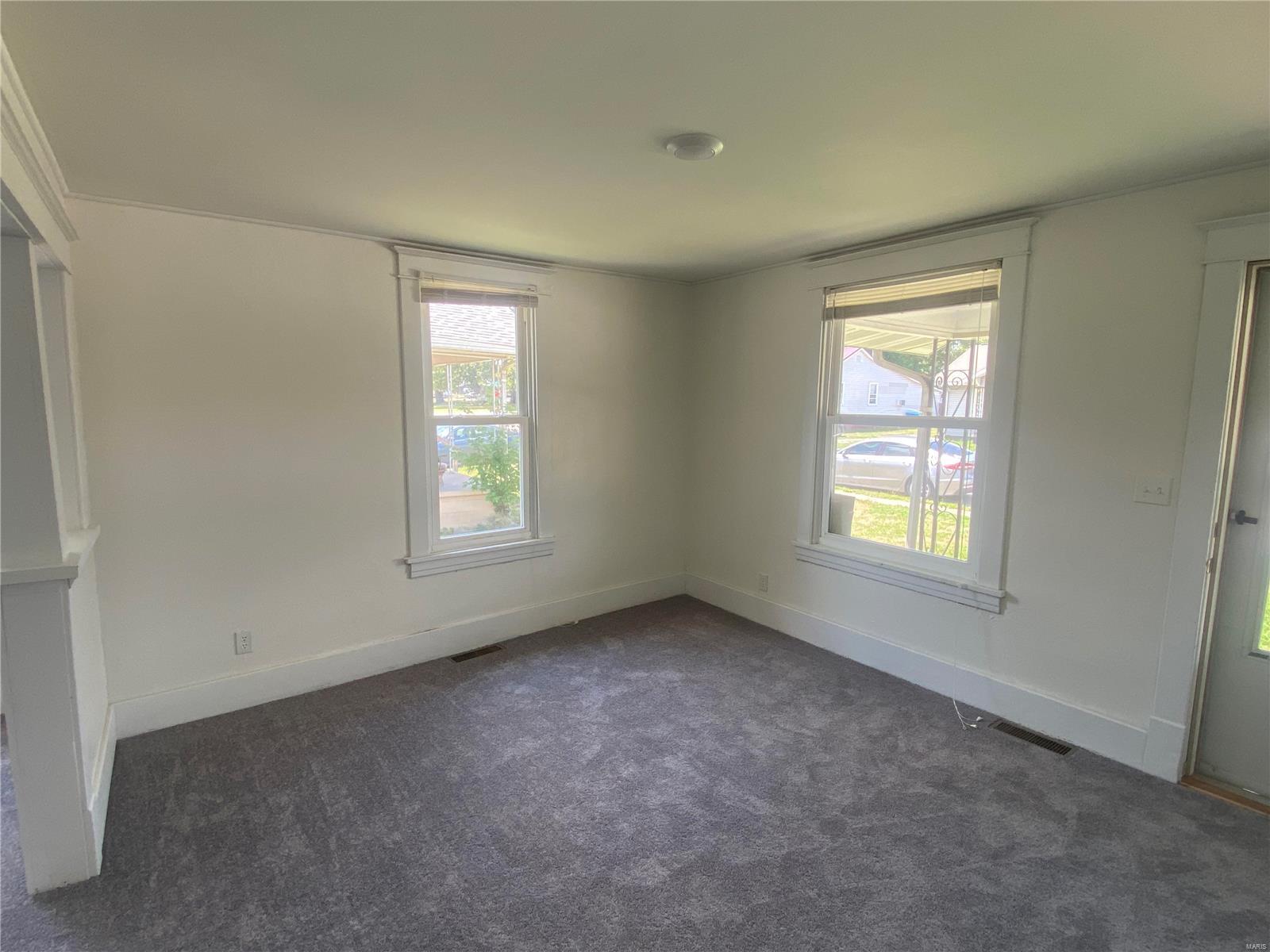 725 Rice Street Wood River, IL 62095 - Photo 4 of 28 Gallery Image 4