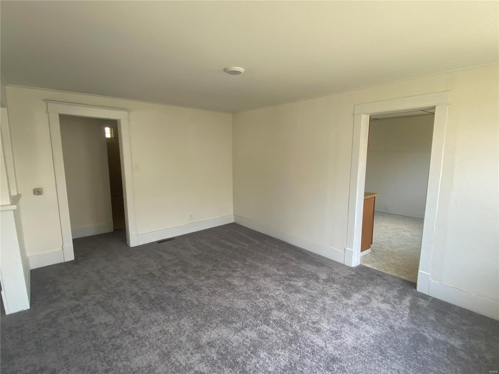 725 Rice Street Wood River, IL 62095 - Photo 5 of 28 Gallery Image 5