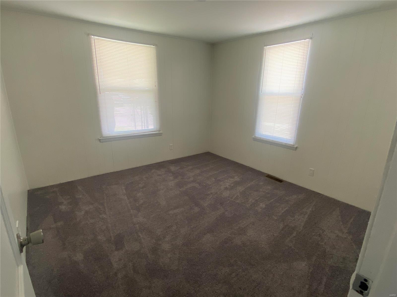 725 Rice Street Wood River, IL 62095 - Photo 7 of 28 Gallery Image 7