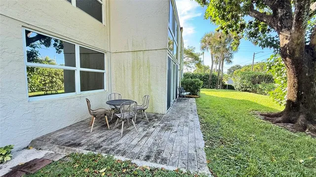 $3,500 | 12 Willowbrook Lane, Unit 102, Delray Beach, FL 33446