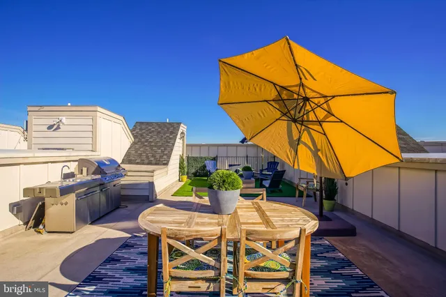 a view of an outdoor space with seating area