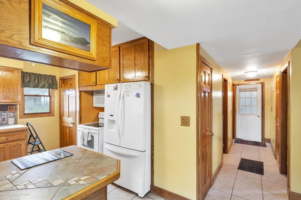 4805 Hess Road Vassar, MI 48768 - Photo 12 of 54 50072260-11.JPG
