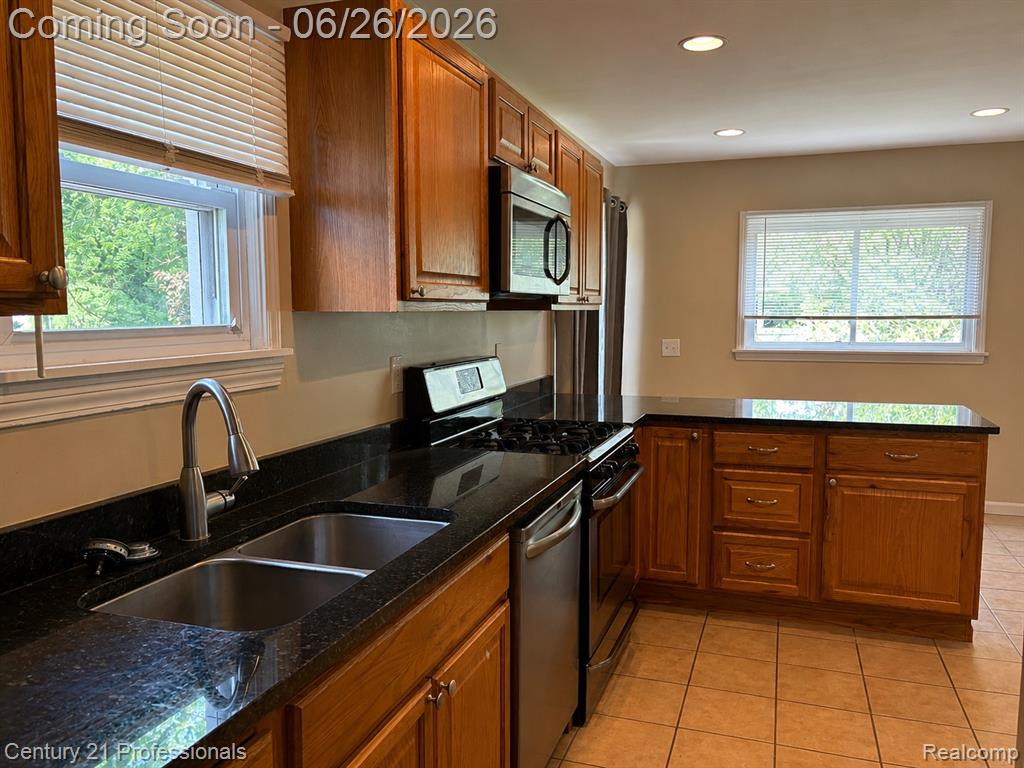 2875 Marlington Road Waterford, MI 48329 - Photo 5 of 27