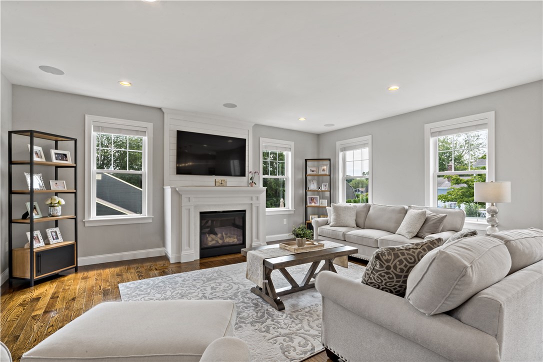 54 Michael Drive Bristol, RI 02809 - Photo 11 of 49