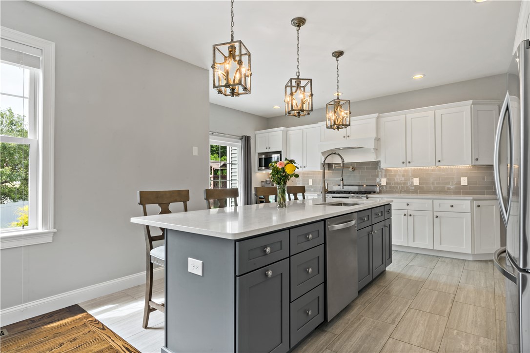 54 Michael Drive Bristol, RI 02809 - Photo 13 of 49