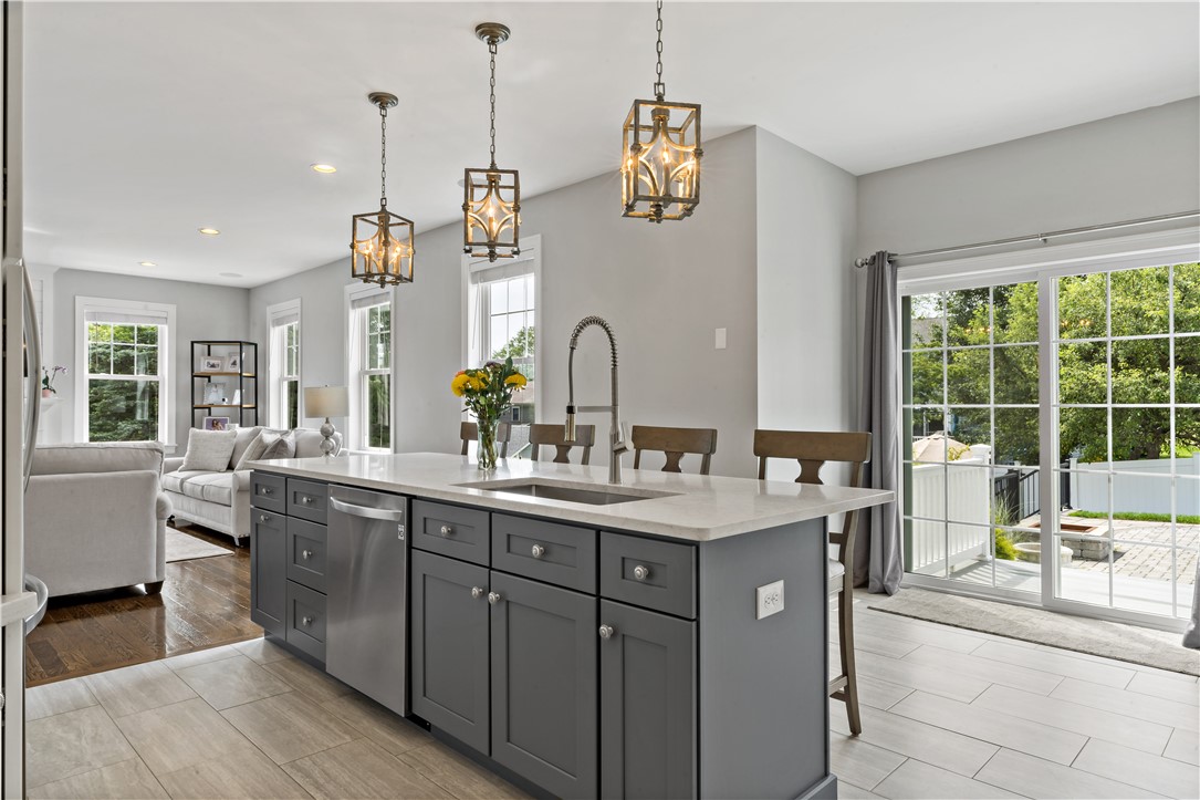 54 Michael Drive Bristol, RI 02809 - Photo 15 of 49