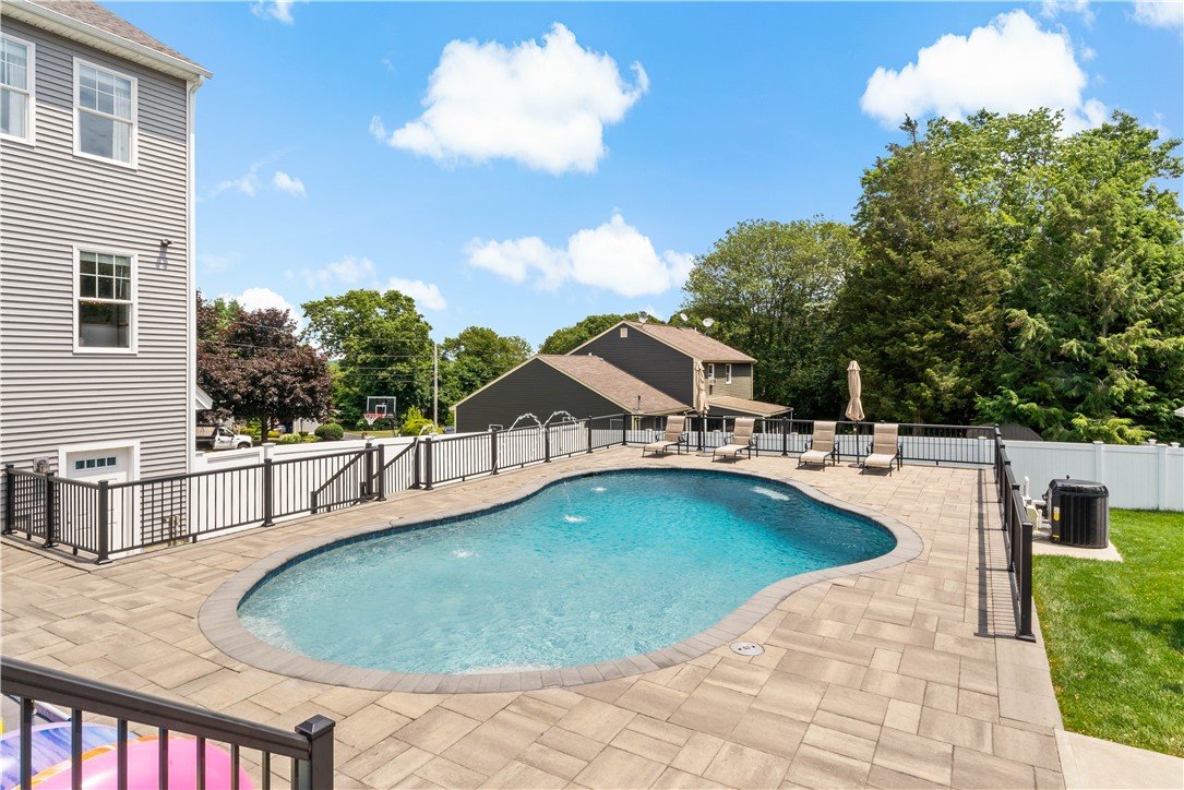 54 Michael Drive Bristol, RI 02809 - Photo 2 of 49